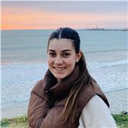 Soy una persona empática y paciente. Me dirijo a un público infantil